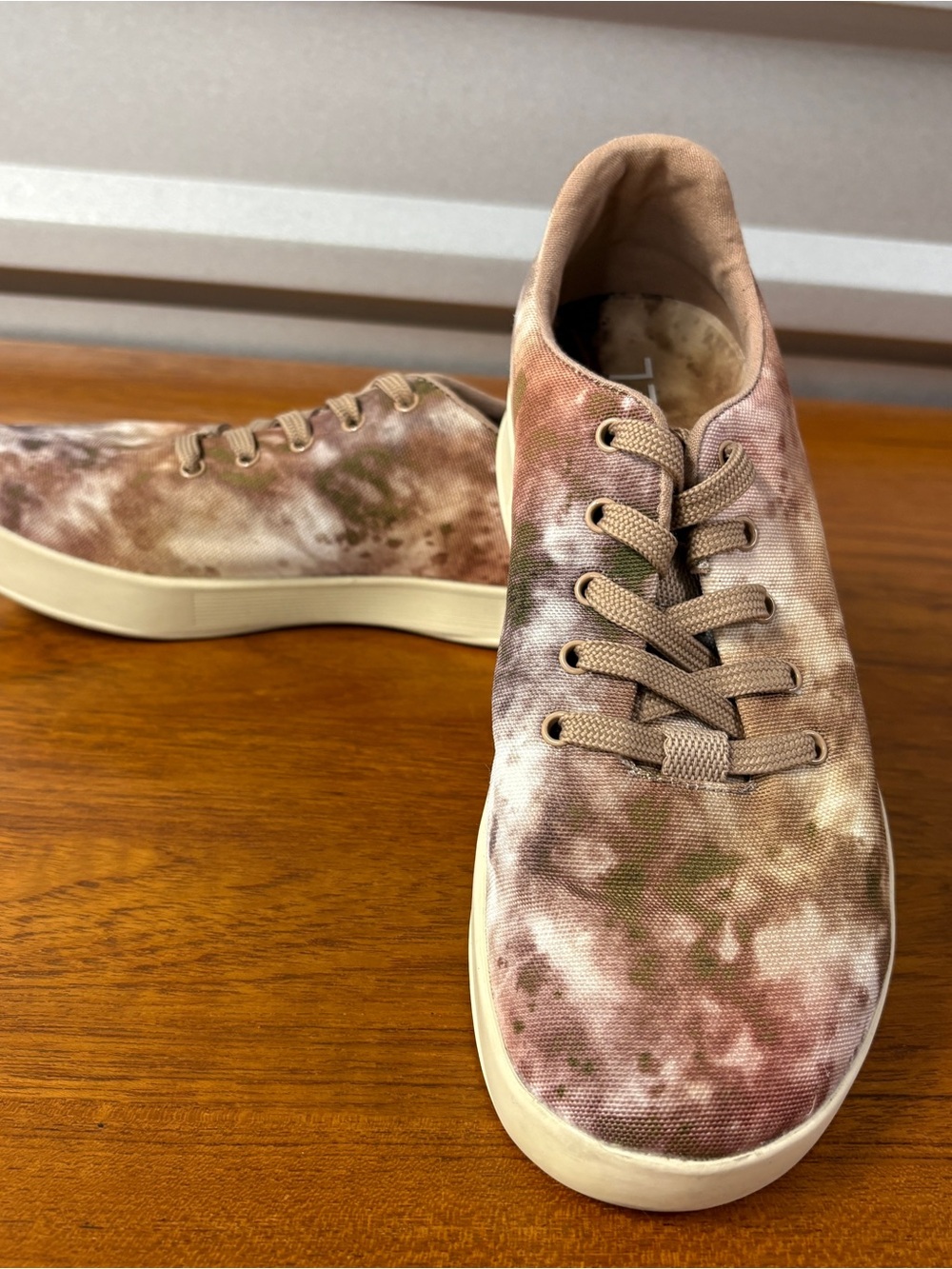 NOBULL Women Canvas Low Earth Watercolor Tie Dye Cross Training Gym Shoe Size 7